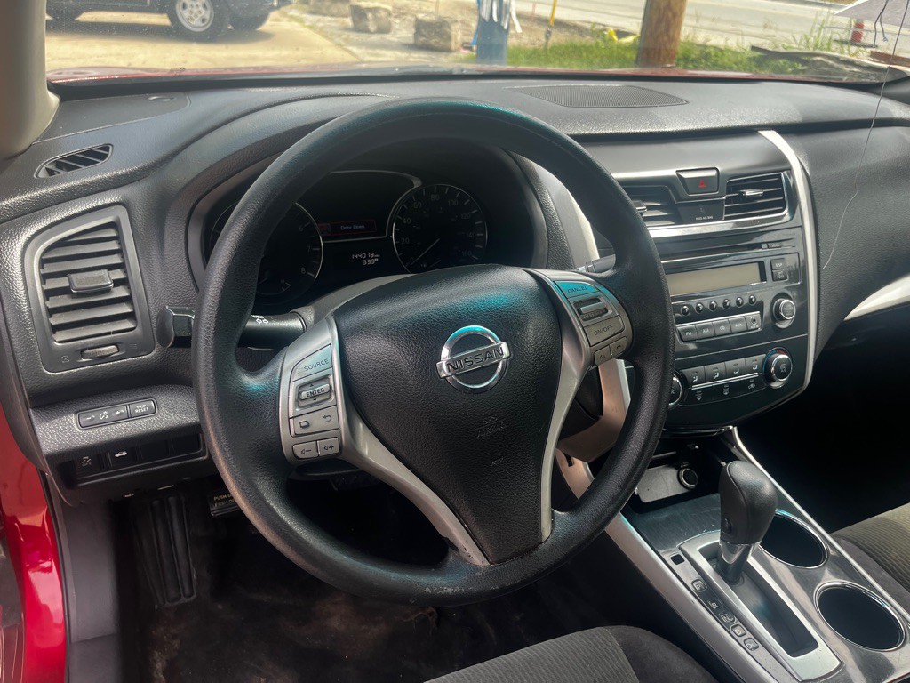 2013 Nissan Altima Image 9