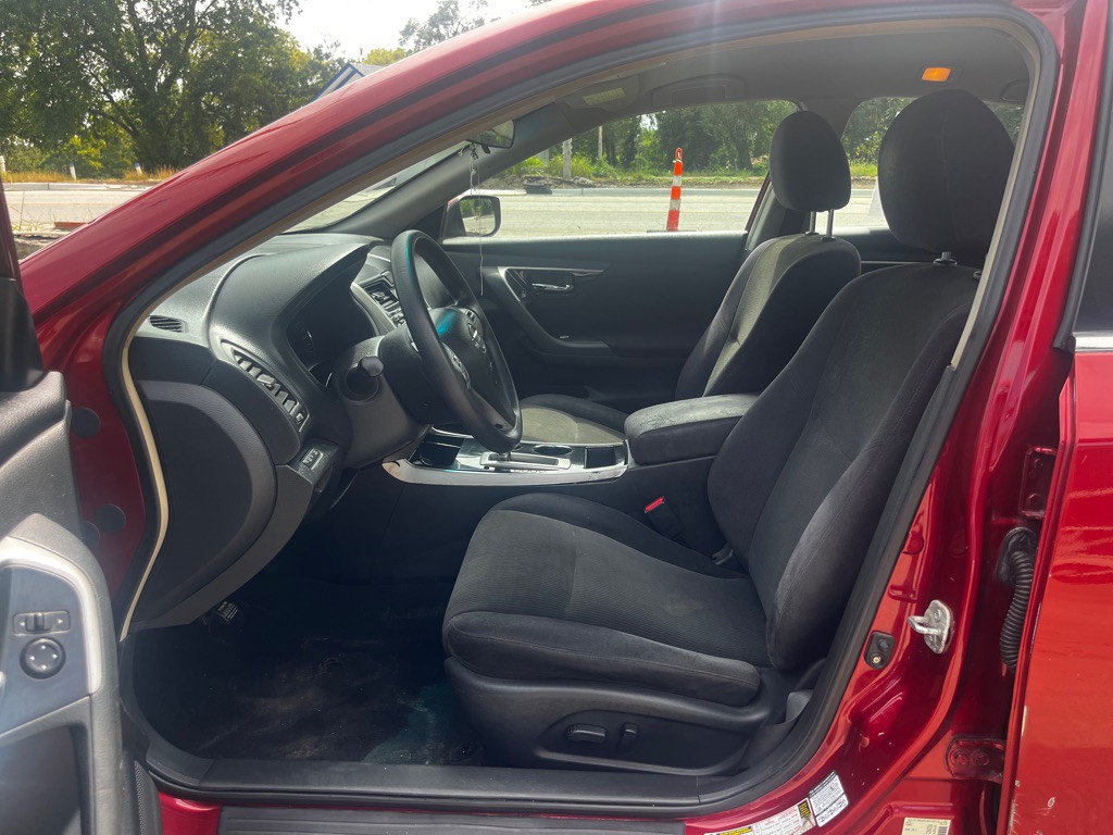 2013 Nissan Altima Image 10