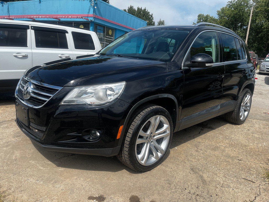 2011 Volkswagen Tiguan Image 2