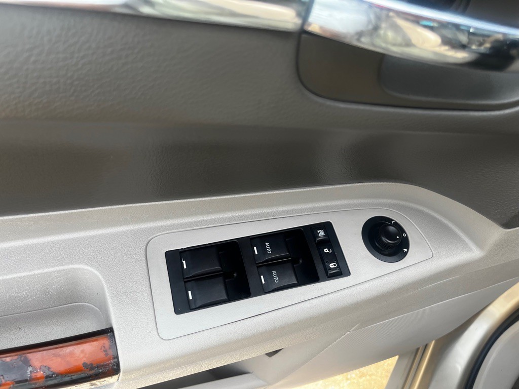 2007 Chrysler 300 Image 7