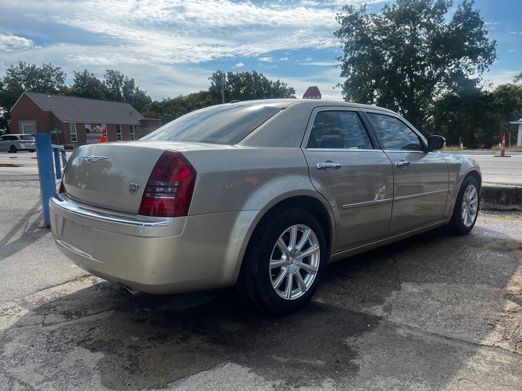 2007 Chrysler 300 Image 10