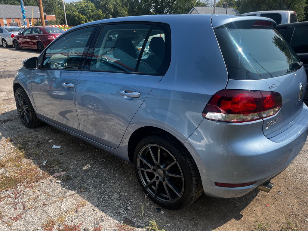 2011 Volkswagen Golf Image 5