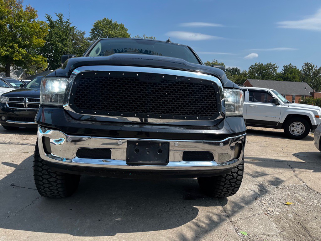 2016 RAM 1500 Image 2