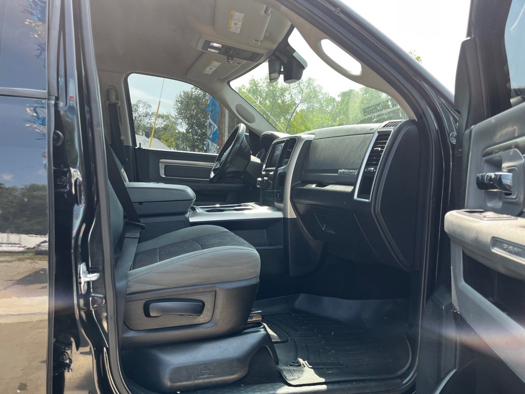 2016 RAM 1500 Image 7