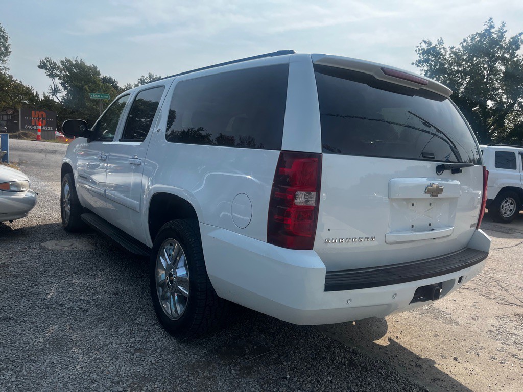 2007 Chevrolet Suburban Image 4