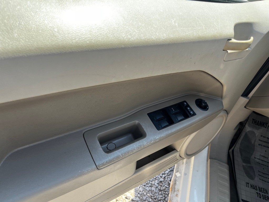 2007 Dodge Caliber Image 9