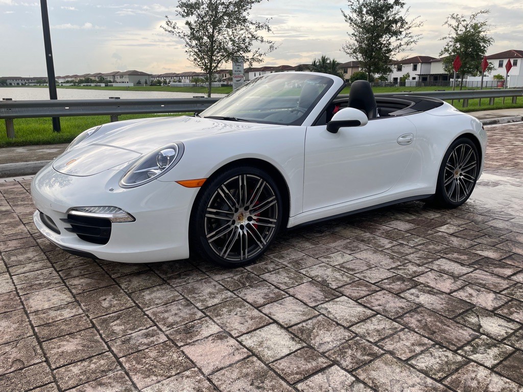 2016 Porsche 911 Image 1