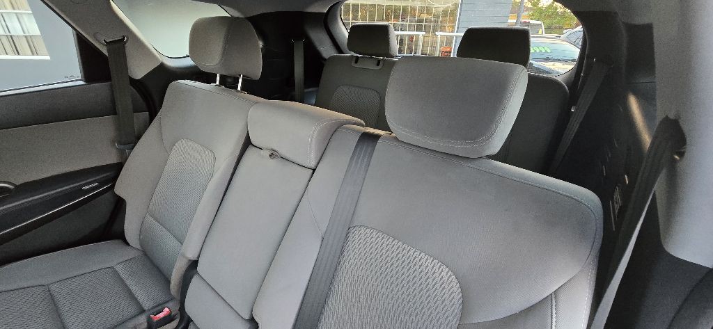 2015 Hyundai Santa Fe Image 11