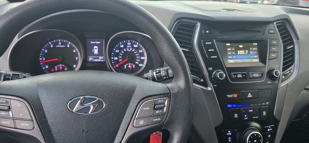 2015 Hyundai Santa Fe Image 19