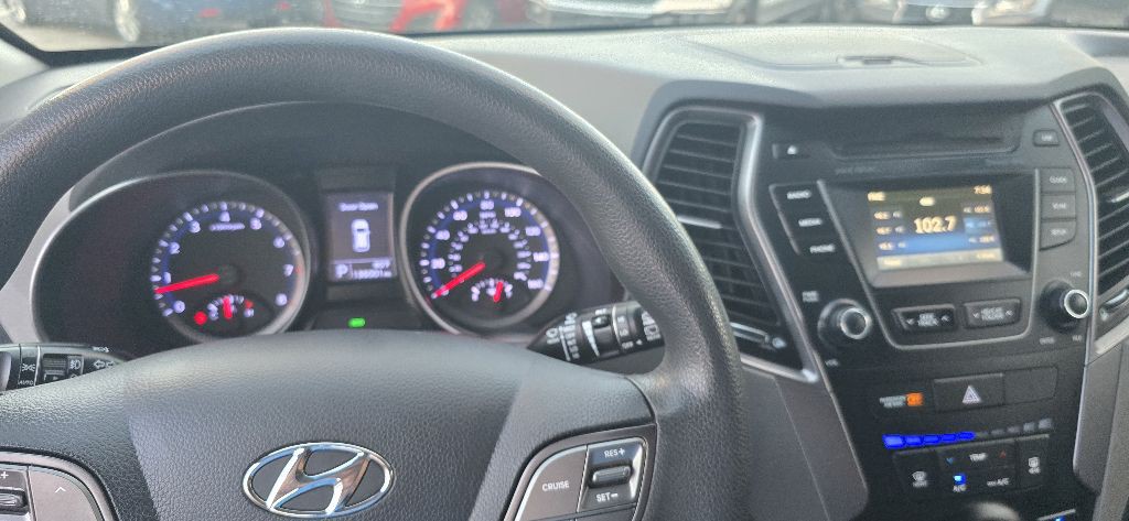 2015 Hyundai Santa Fe Image 21