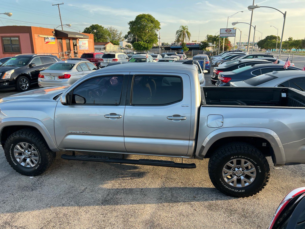 2018 Toyota Tacoma Image 3