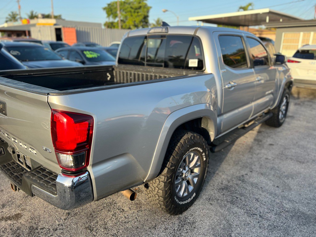 2018 Toyota Tacoma Image 4