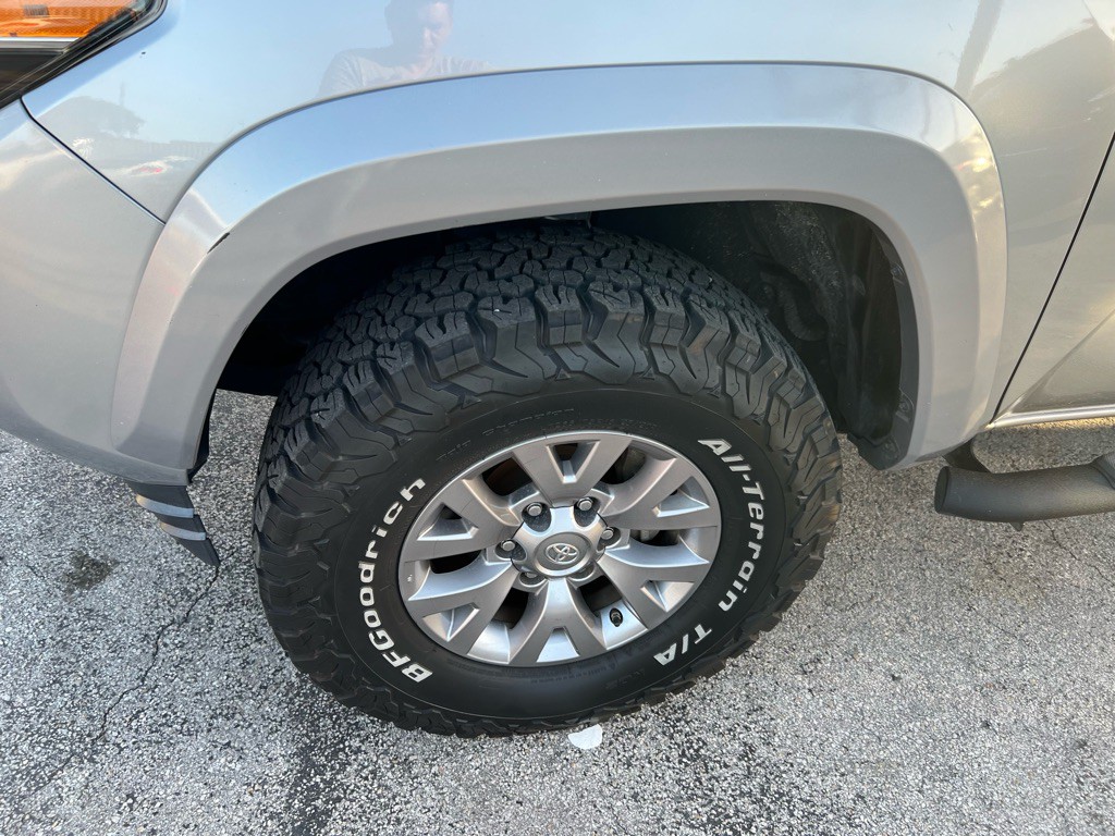 2018 Toyota Tacoma Image 6