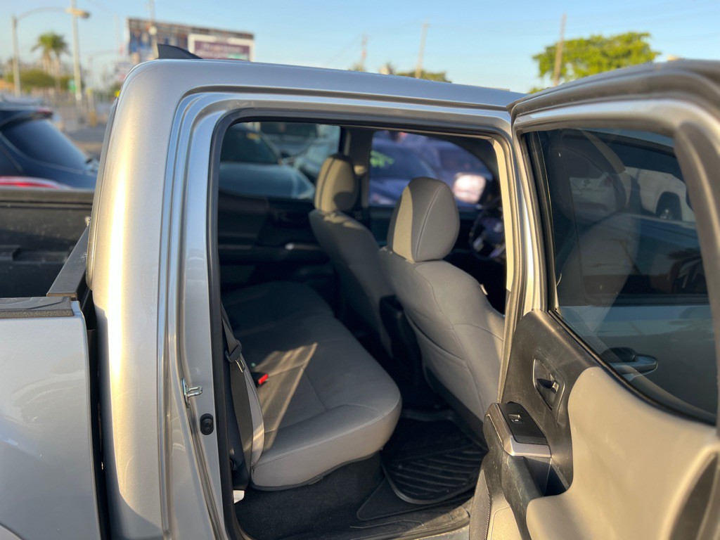 2018 Toyota Tacoma Image 10