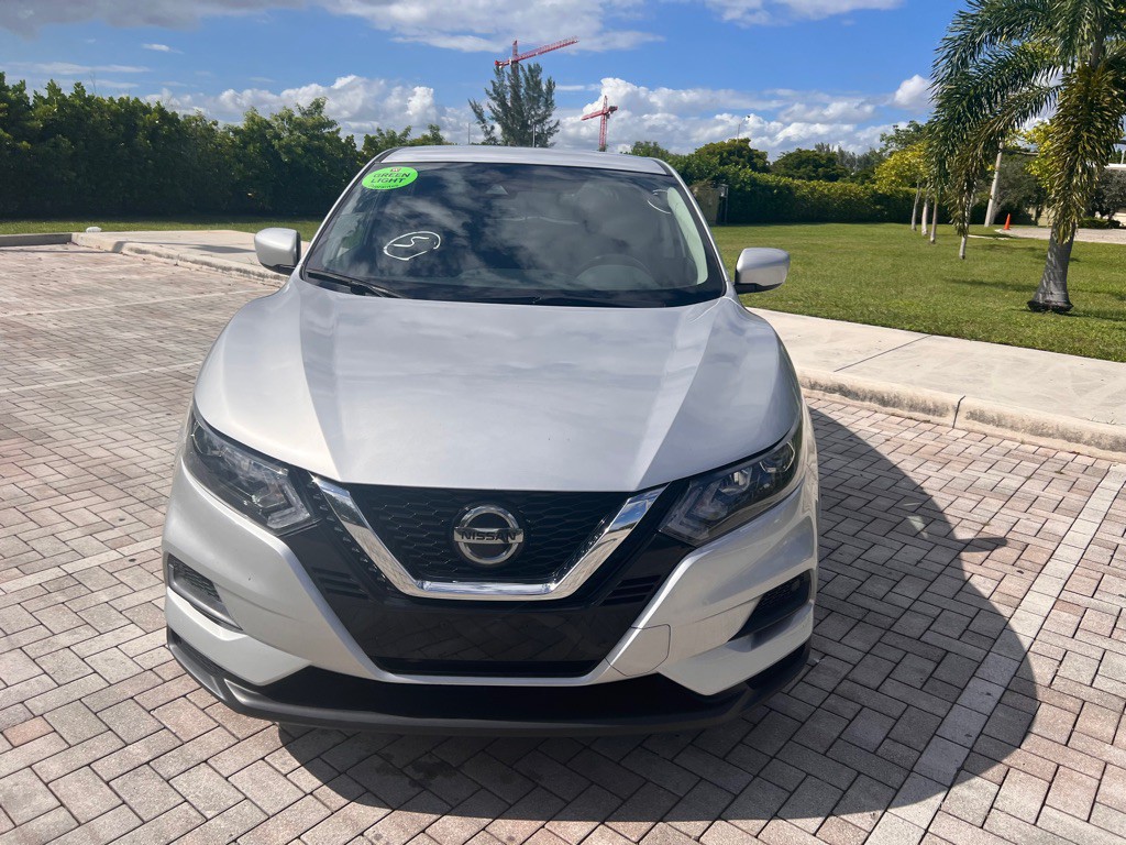 2020 Nissan Rogue Image 2