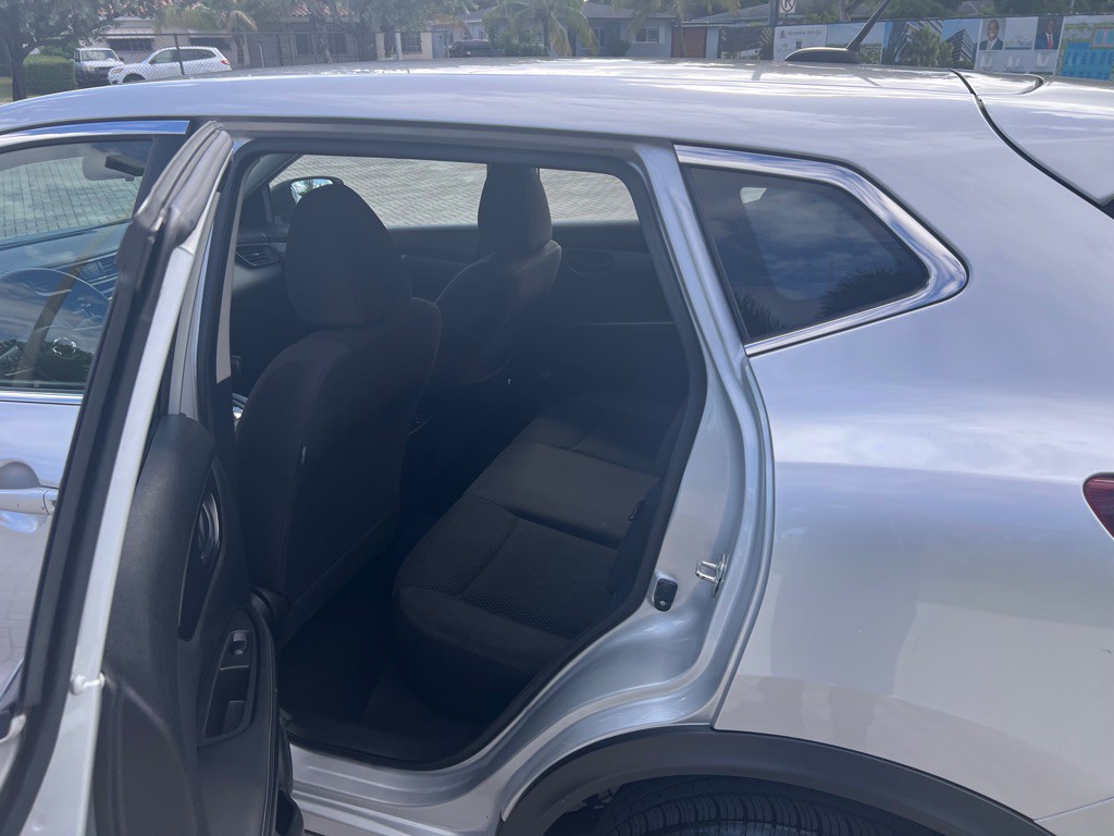 2020 Nissan Rogue Image 6