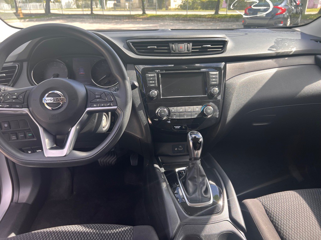 2020 Nissan Rogue Image 11