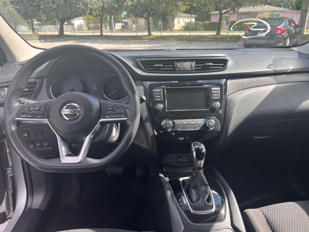 2020 Nissan Rogue Image 12