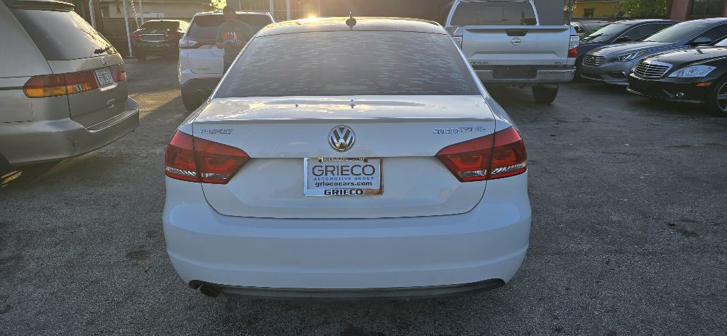2015 Volkswagen Passat Image 9