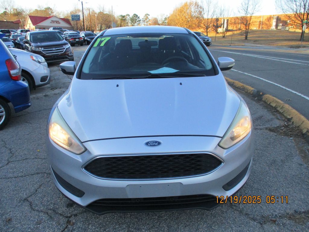 2017 Ford Focus Image 1