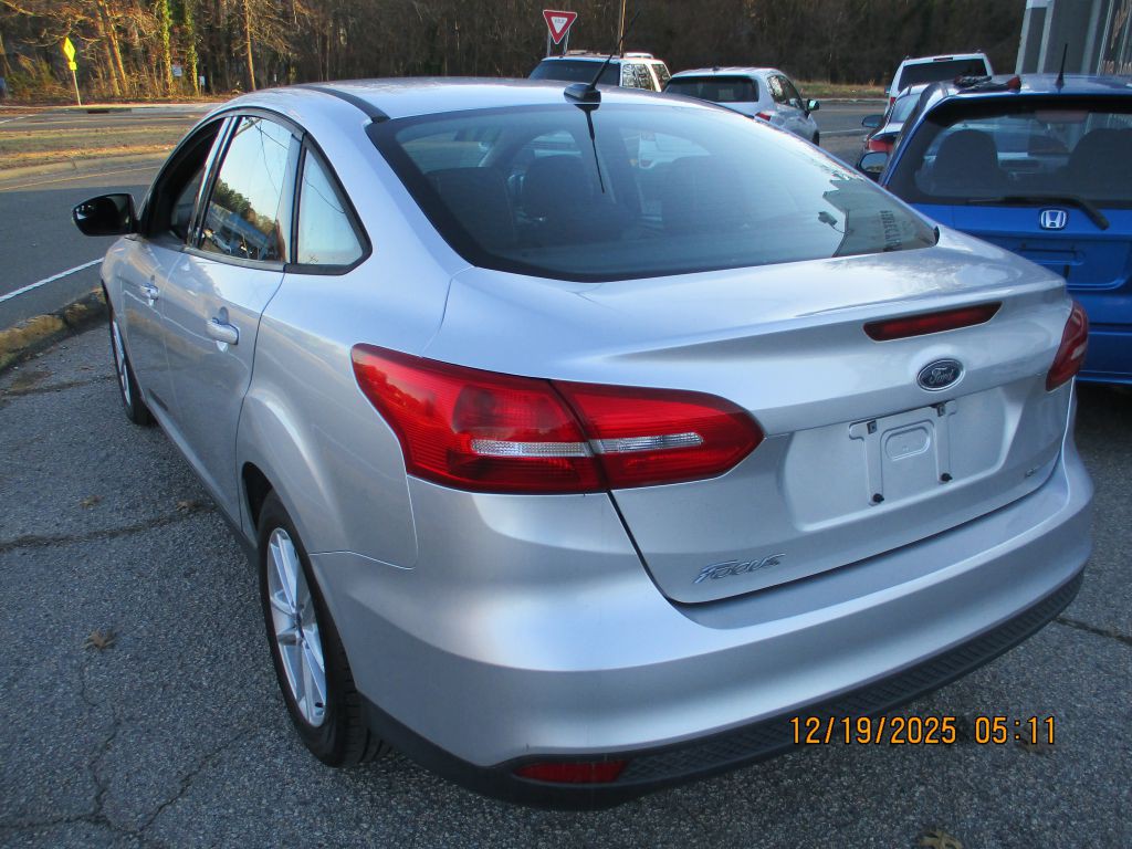 2017 Ford Focus Image 3