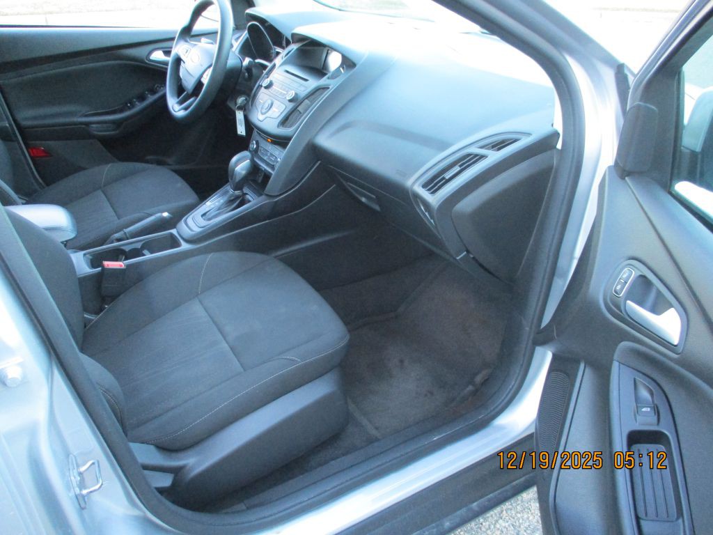 2017 Ford Focus Image 7