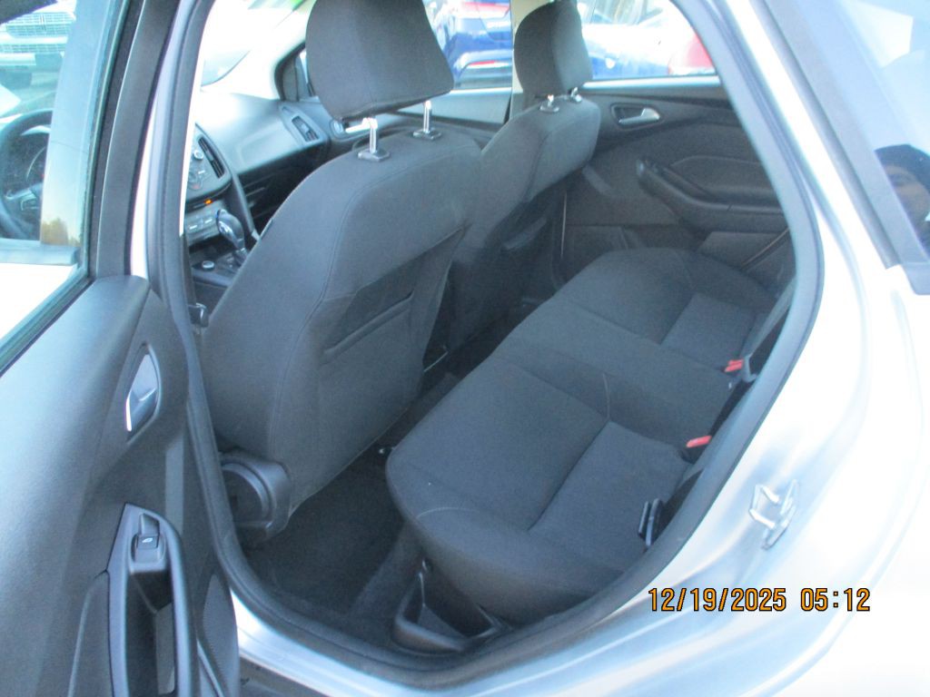 2017 Ford Focus Image 10