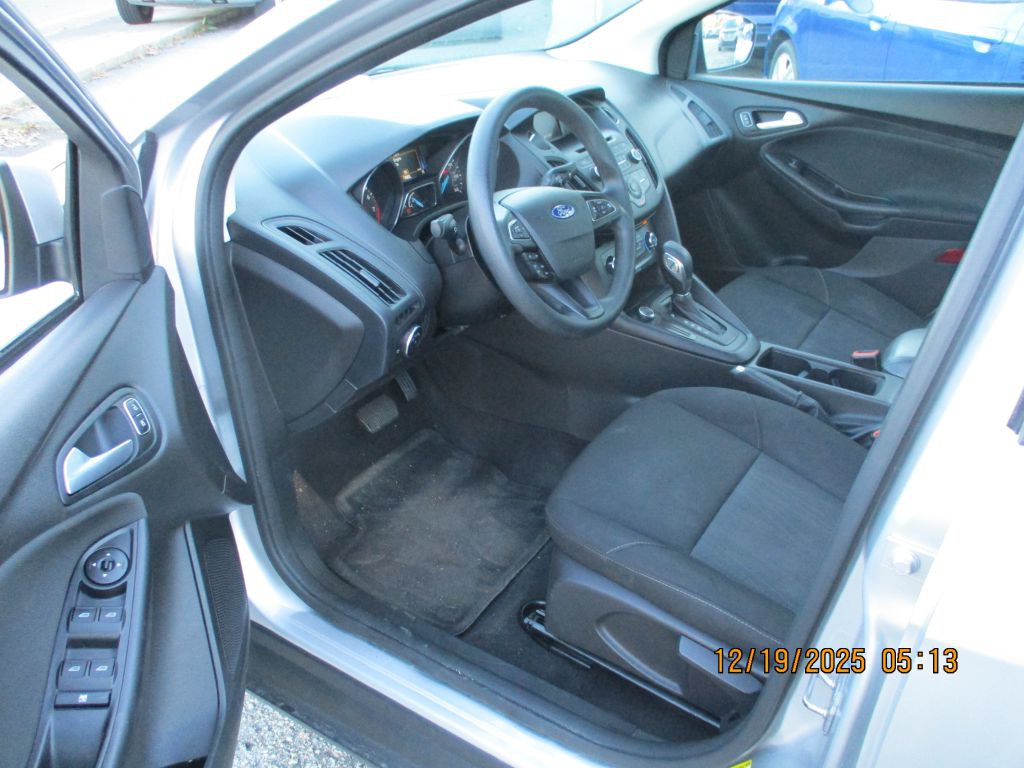 2017 Ford Focus Image 11