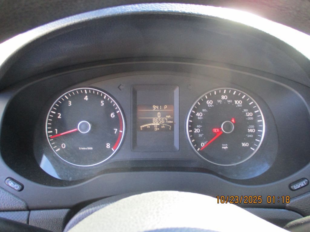 2014 Volkswagen Jetta Image 11