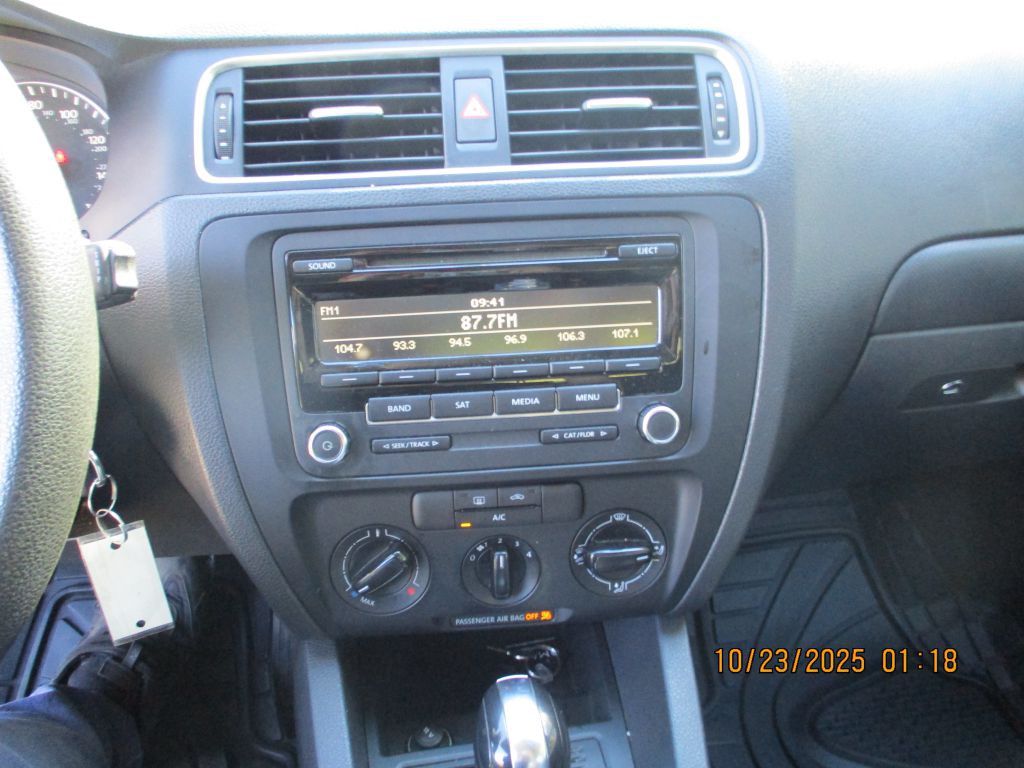 2014 Volkswagen Jetta Image 12