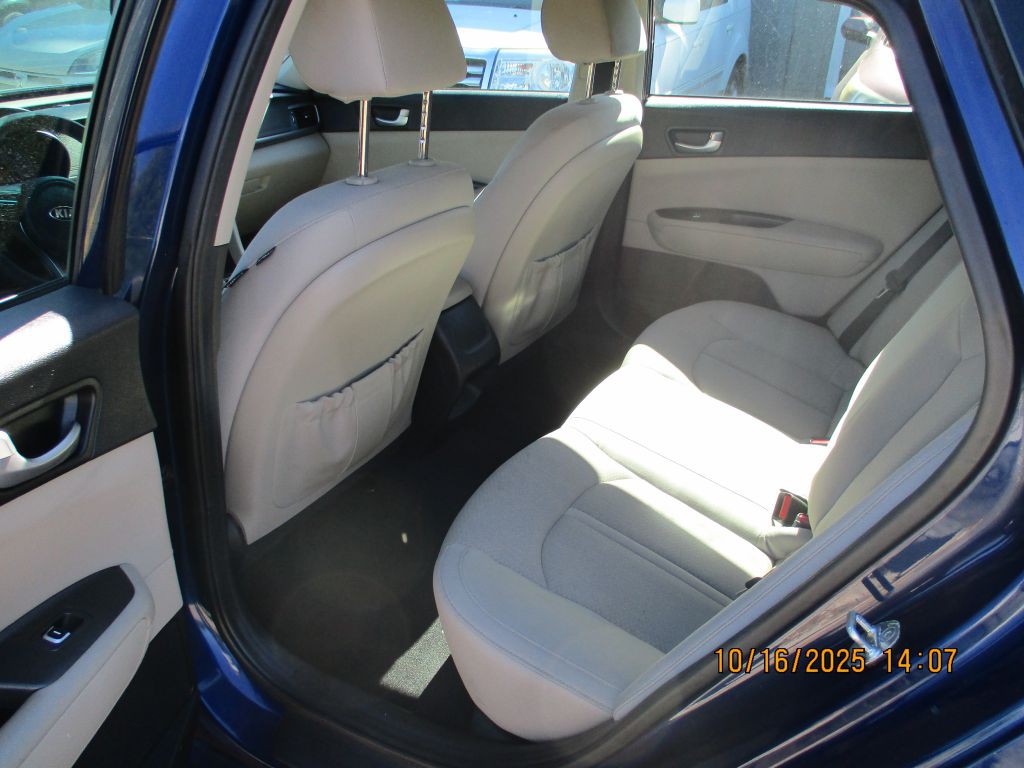 2017 Kia Optima Image 8