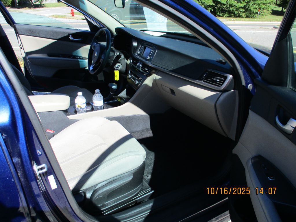 2017 Kia Optima Image 10
