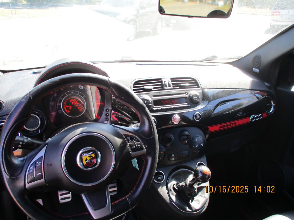 2012 FIAT 500 Image 9