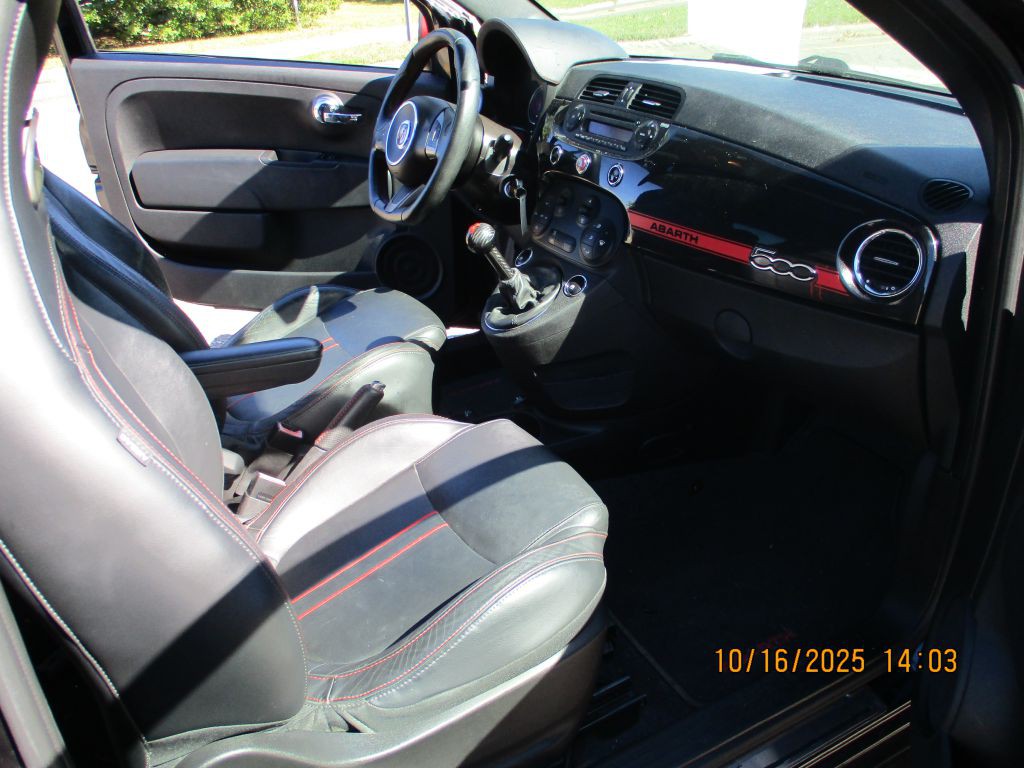 2012 FIAT 500 Image 11