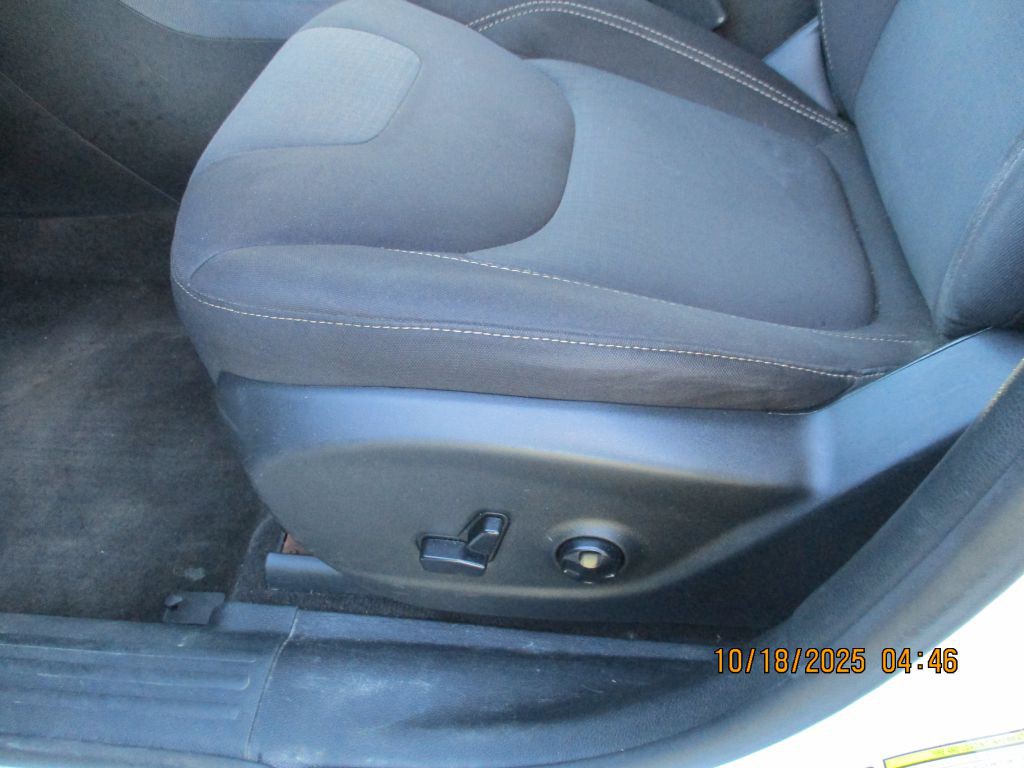 2017 Jeep Cherokee Image 10