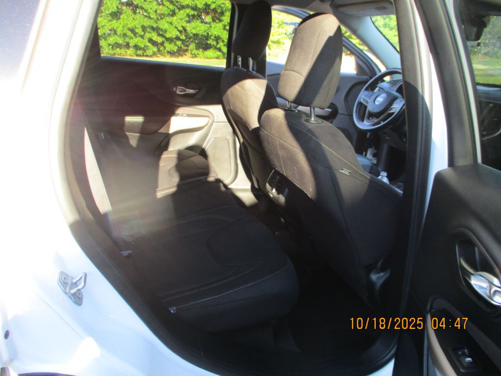 2017 Jeep Cherokee Image 12