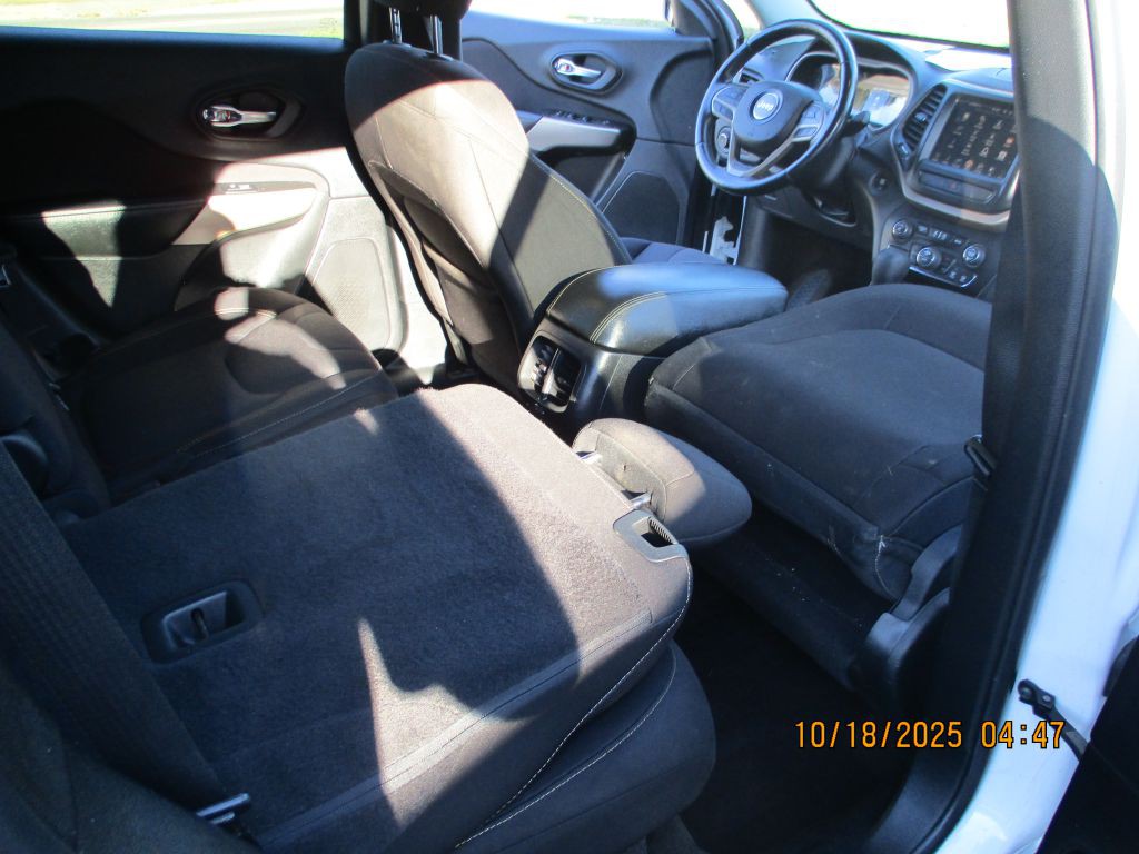 2017 Jeep Cherokee Image 13