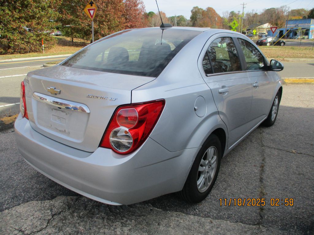 2016 Chevrolet Sonic Image 4