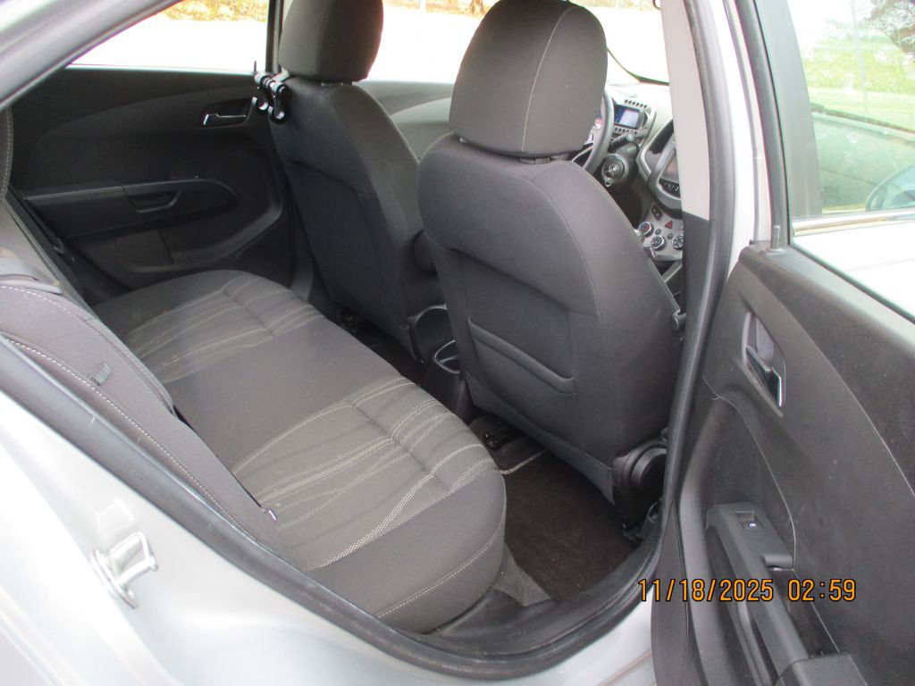 2016 Chevrolet Sonic Image 7