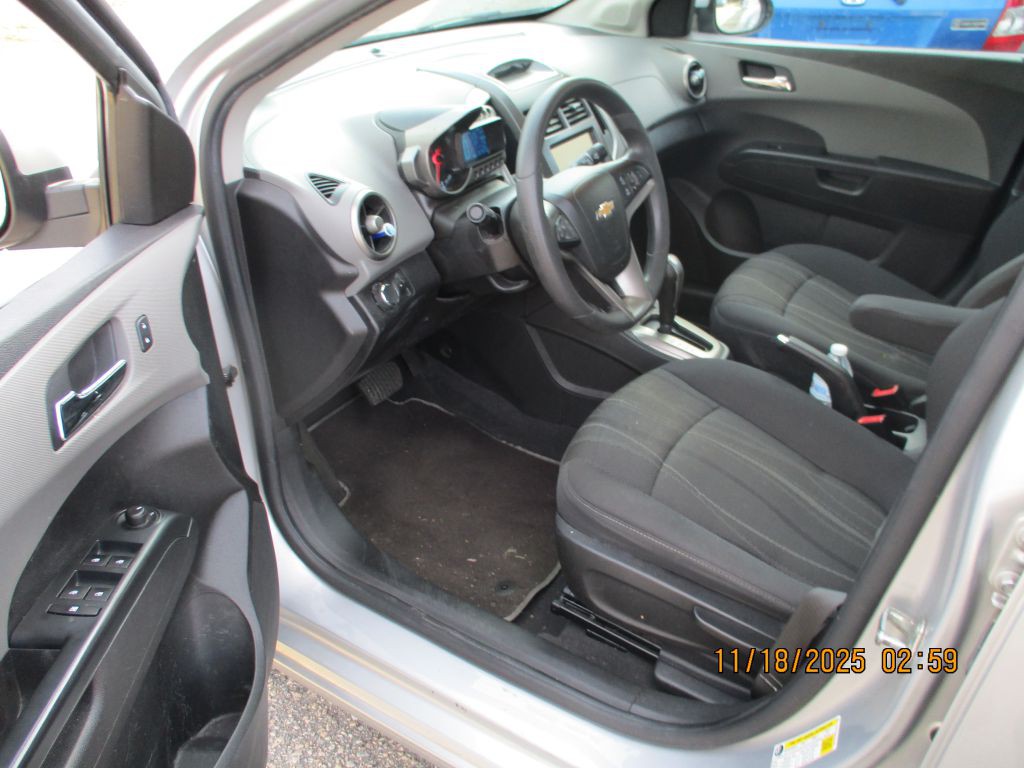 2016 Chevrolet Sonic Image 9