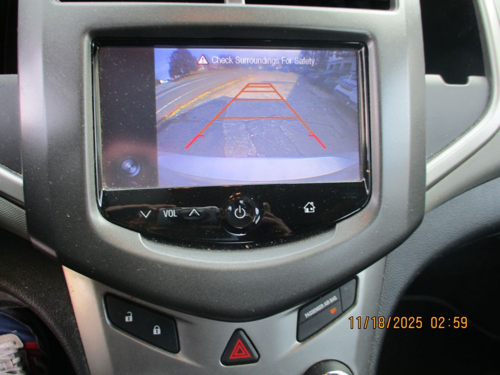 2016 Chevrolet Sonic Image 10