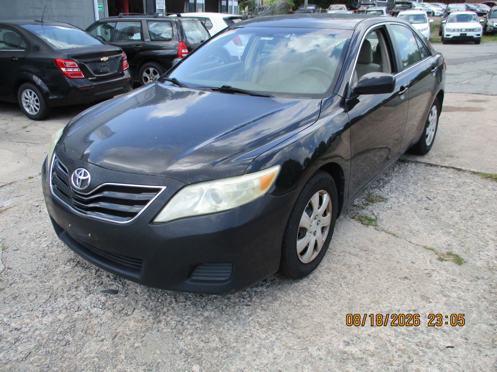 2011 Toyota Camry Image 2