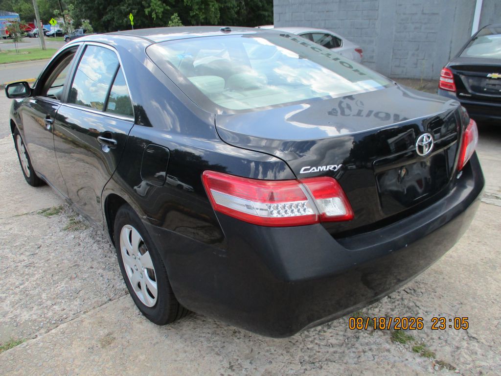 2011 Toyota Camry Image 3