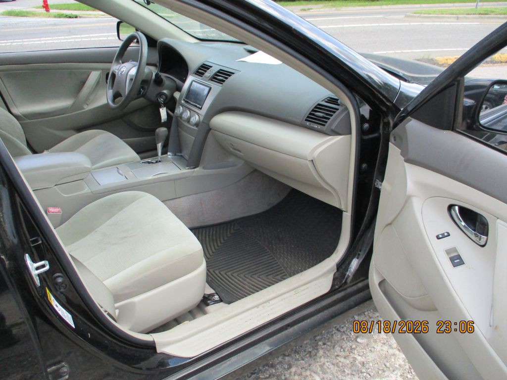 2011 Toyota Camry Image 6
