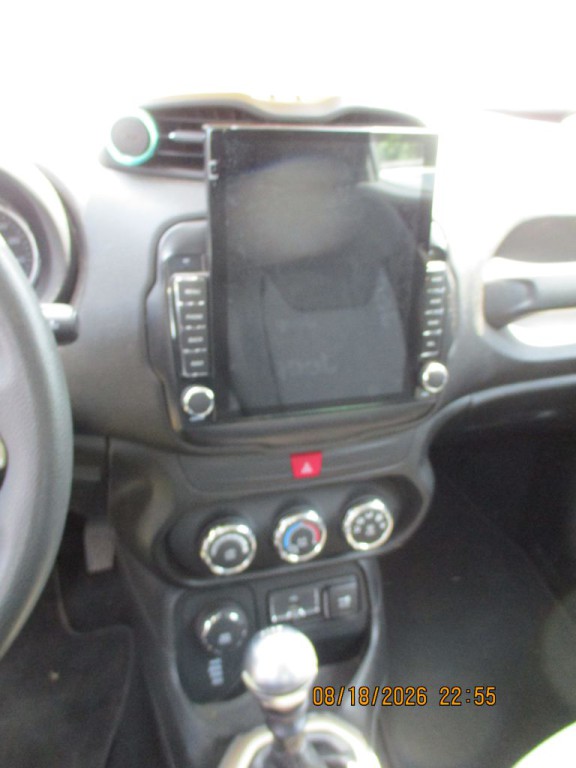 2016 Jeep Renegade Image 9