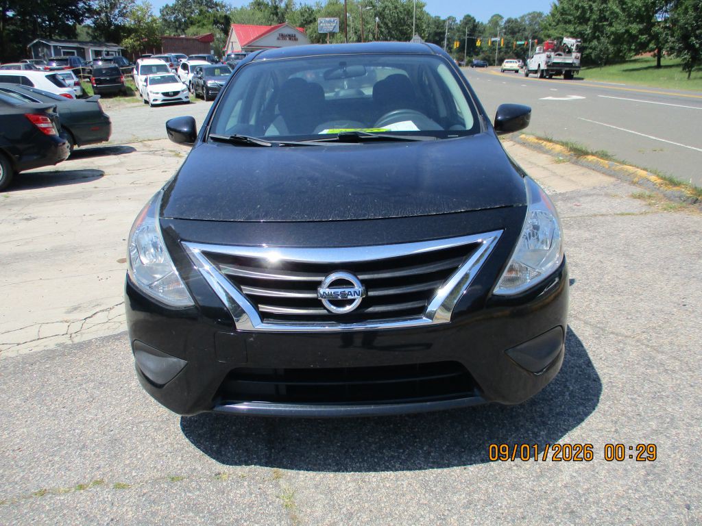 2019 Nissan Versa Image 1