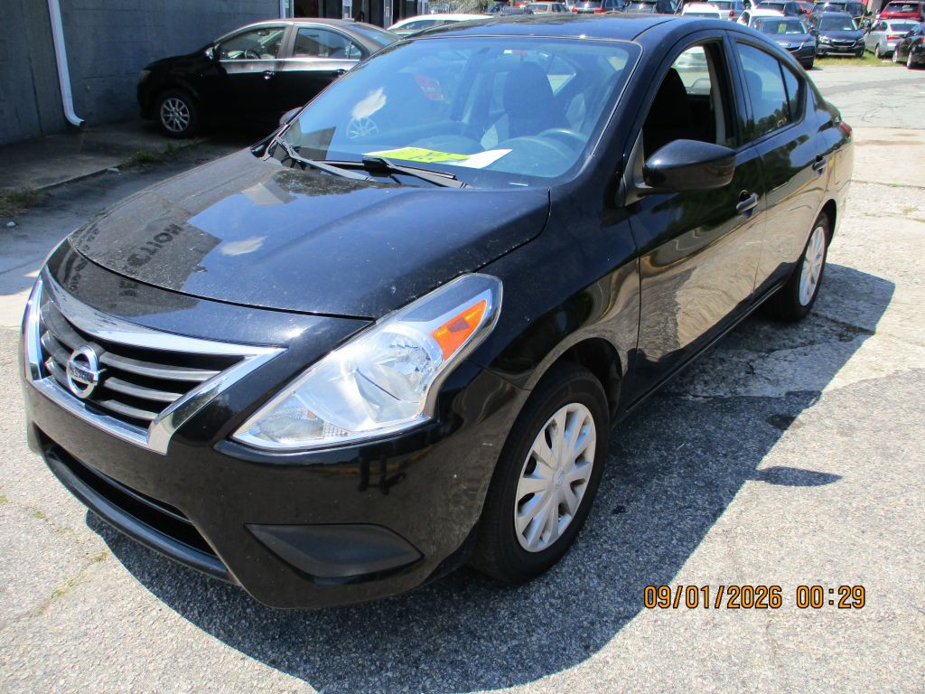 2019 Nissan Versa Image 2