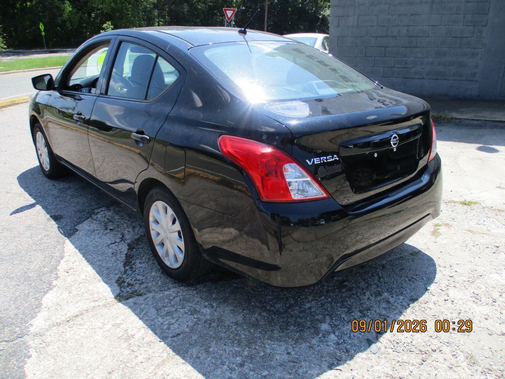 2019 Nissan Versa Image 3