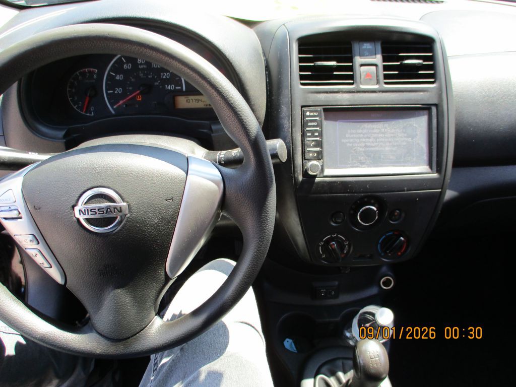 2019 Nissan Versa Image 9