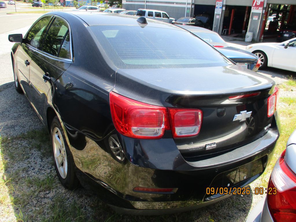 2013 Chevrolet Malibu Image 3